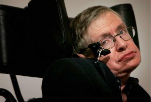 Hành trình chống lại căn bệnh teo cơ của thiên tài vật lý Stephen Hawking